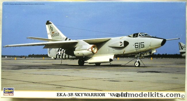 Hasegawa 1/72 EKA-3B Skywarrior, 00924 plastic model kit